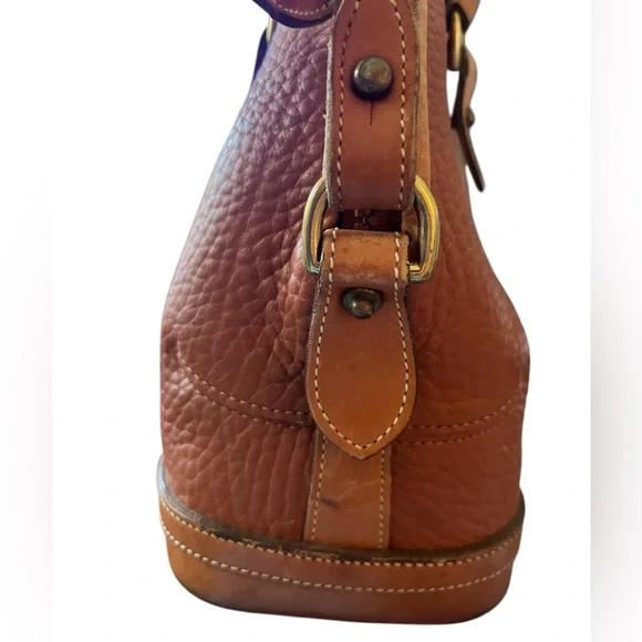 Vintage Dooney & Bourke All Weather Leather Norfolk Shoulder Bag /Satchel Tan - Picture 4 of 12